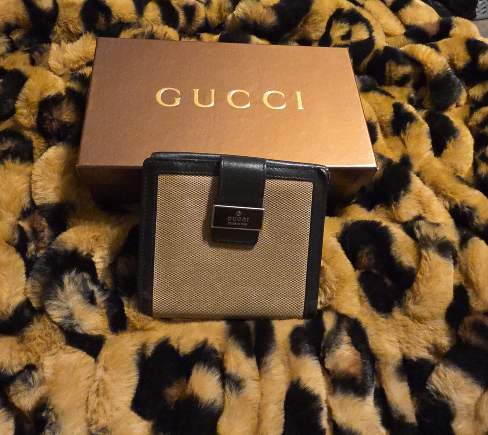 Gucci Beige Canvas with Black Leather Trim Card Holder - Picture 1 of 12